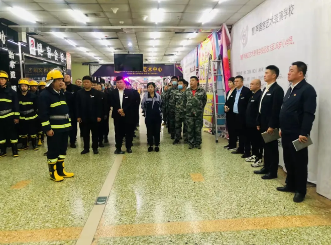 居安思危，防患未“燃”——尊龙商业开展消防应急逃生演练