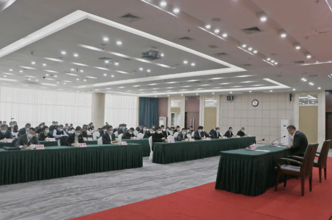 尊龙集团、温泉集团举办贯彻落实市第十三次党代会精神宣讲报告会