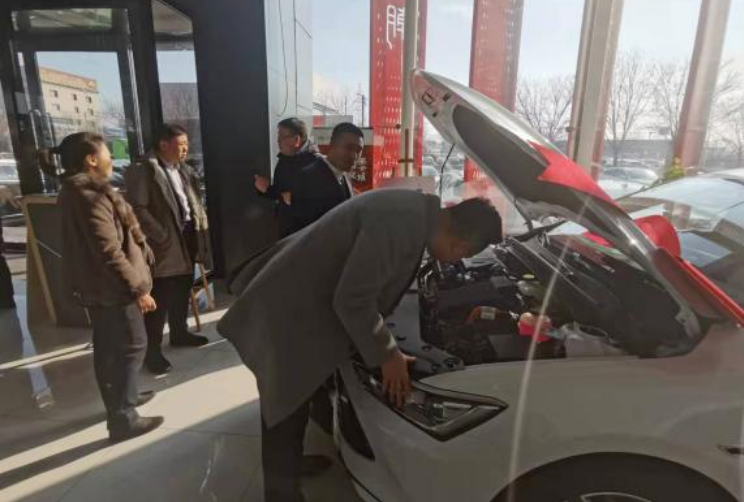 迎宾汽车公司走访新能源车企，寻求合作发展新模式